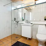 6 Person In Vaeggerlose * Bøtø By