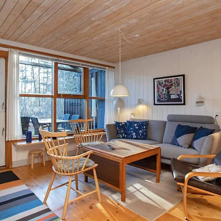 6 Person In Vaeggerlose * Bøtø By