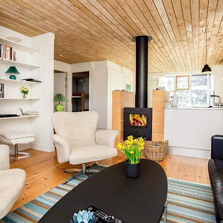 6 Person In Vaeggerlose Casa de Férias Bøtø By