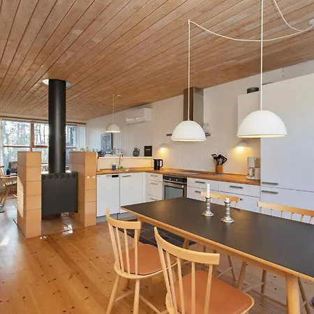6 Person In Vaeggerlose * Bøtø By