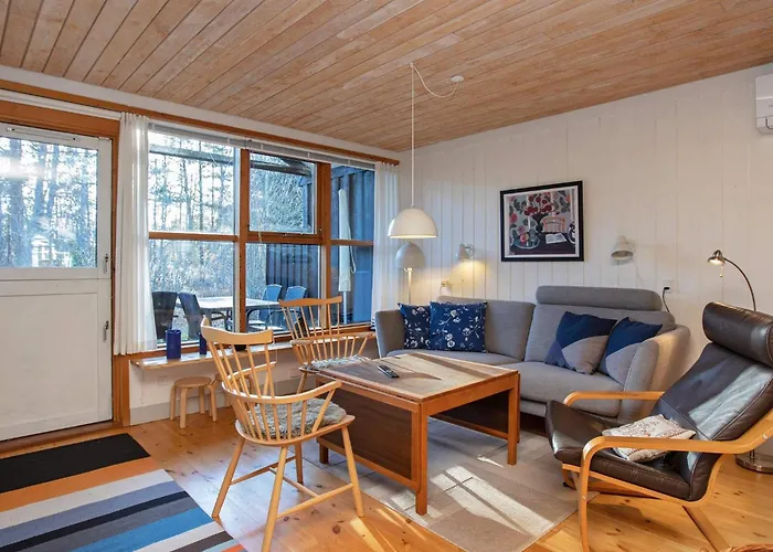 6 Person In Vaeggerlose * Bøtø By